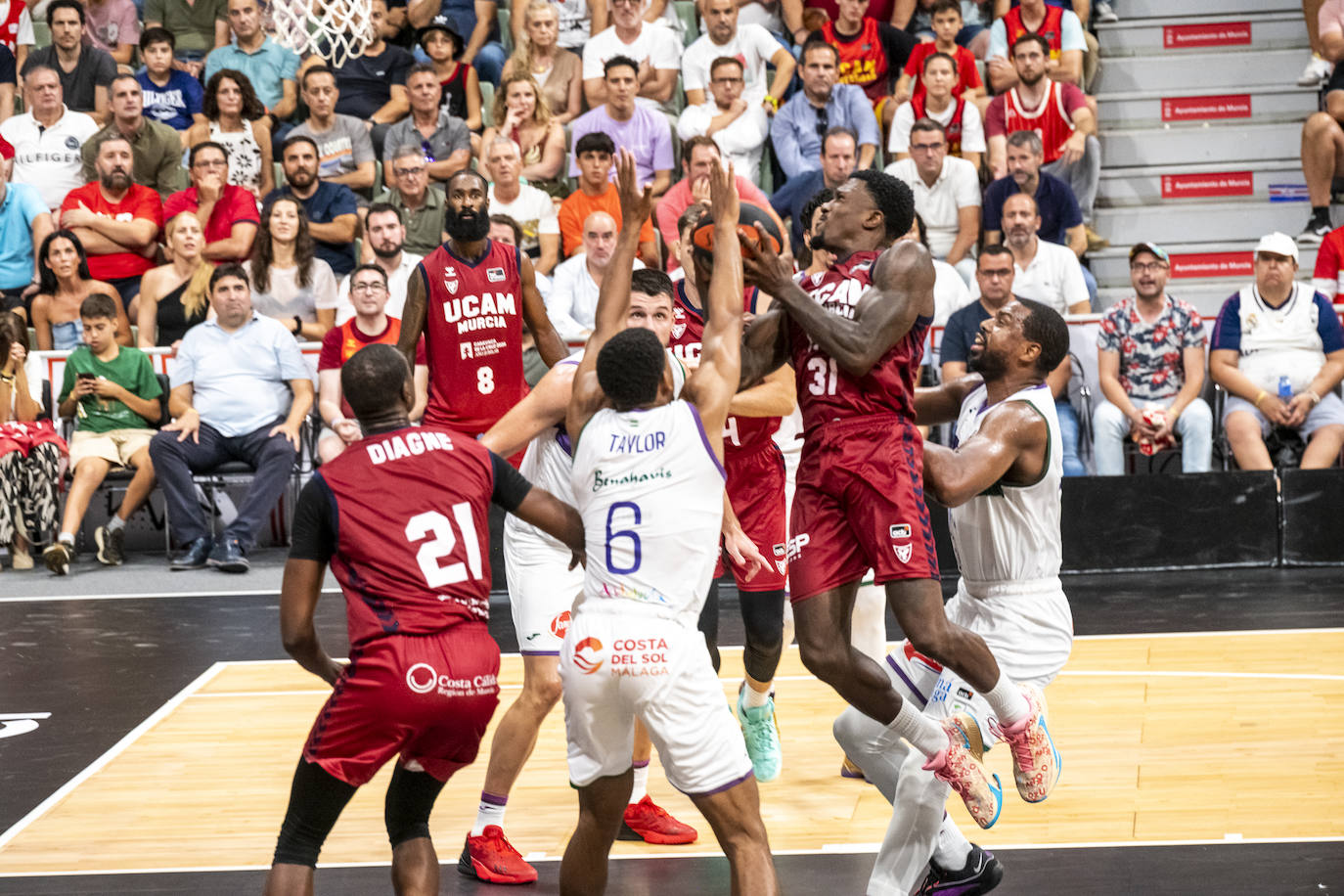 La derrota del UCAM Murcia ante Unicaja en las semifinales de la Supercopa, en imágenes