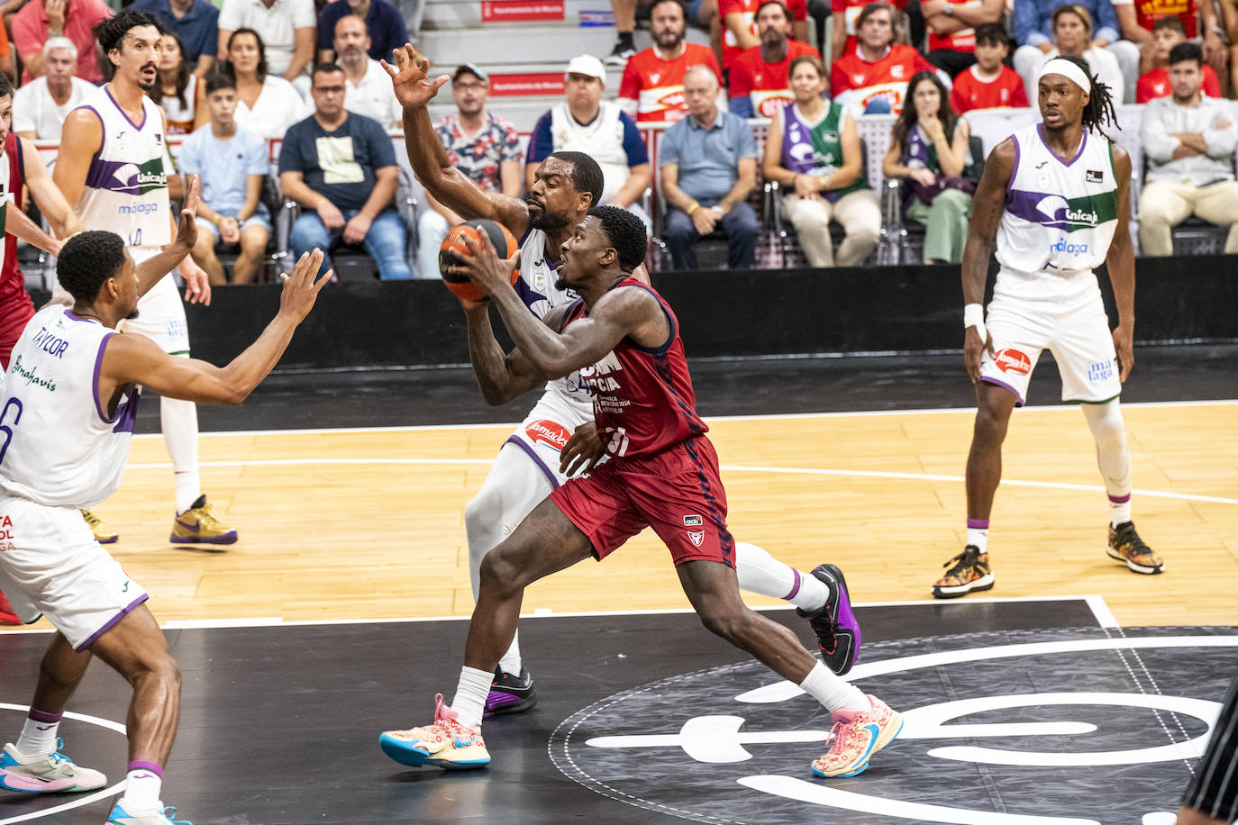 La derrota del UCAM Murcia ante Unicaja en las semifinales de la Supercopa, en imágenes