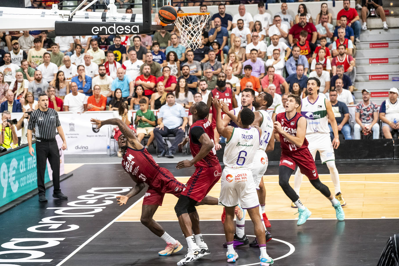 La derrota del UCAM Murcia ante Unicaja en las semifinales de la Supercopa, en imágenes