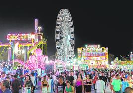 Recinto ferial del Huerto de la Rueda en el que destaca la noria panorámica de 45 metros de altura.