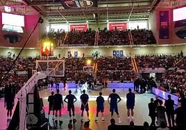 Estreno del juego de luces durante la presentación del Barcelona-Madrid.