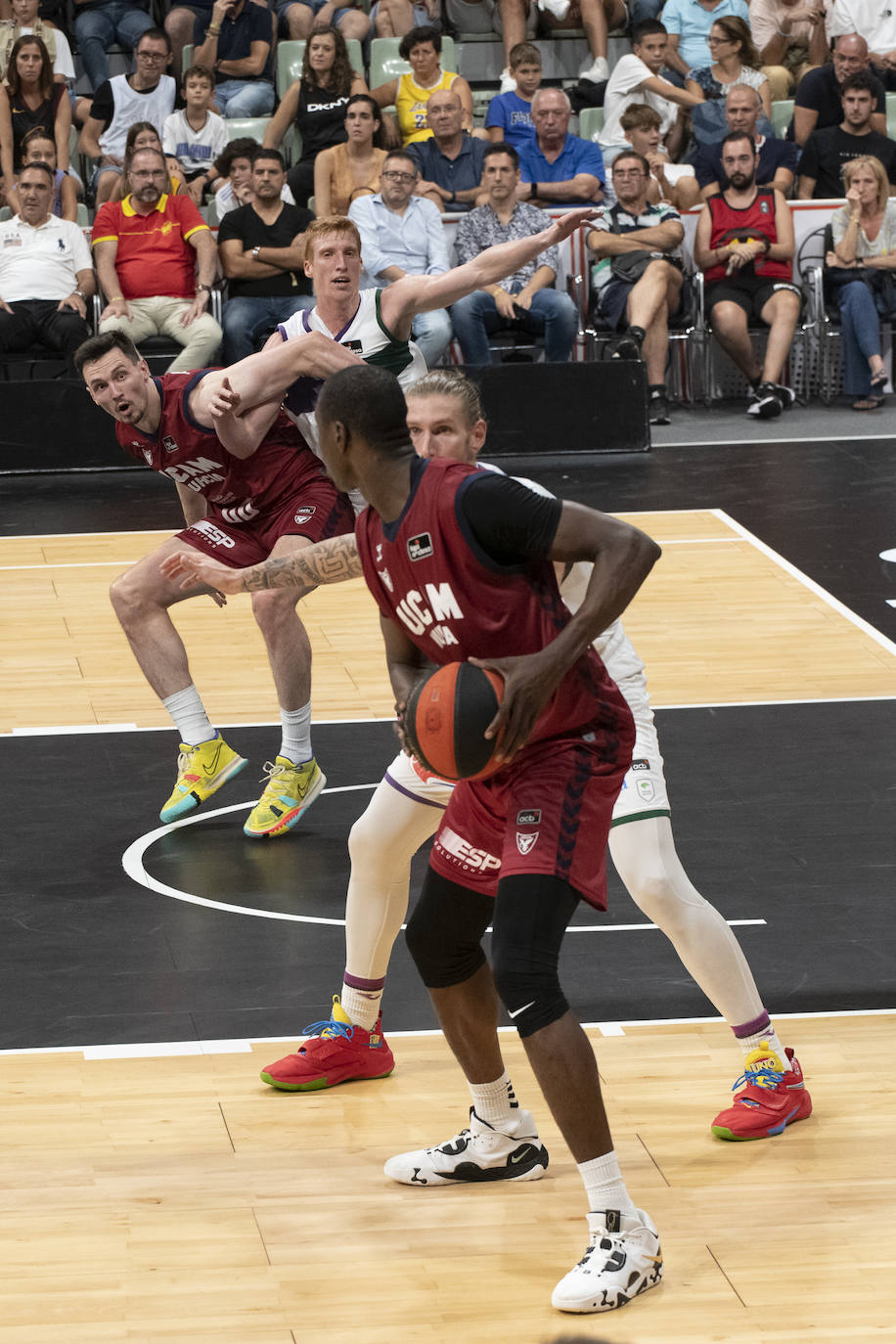 La derrota del UCAM Murcia ante Unicaja en las semifinales de la Supercopa, en imágenes