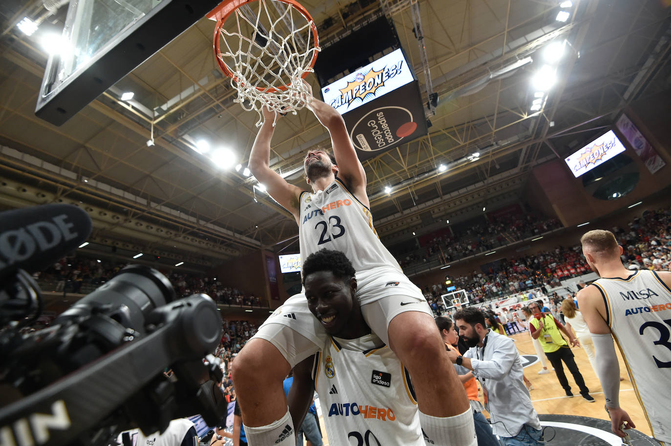 Las imágenes de la final de la Supercopa Endesa