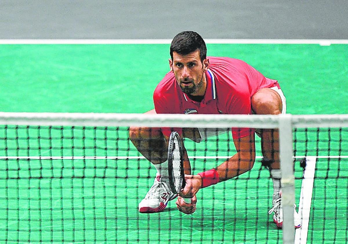 Djokovic, en el partido de dobles del Chequia-Serbia del sábado.