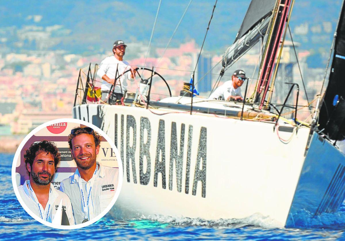 En la élite. Julio Bernardeau, al timón, y Fernando Retegui, en una de las regatas. Julio y Fernando posan con el trofeo de subcampeones del mundo.