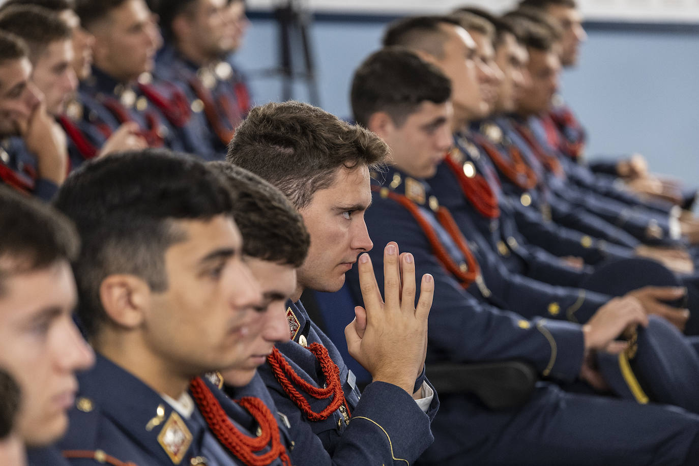 La visita de la ministra Robles a la inauguración del curso académico de la AGA, en imágenes