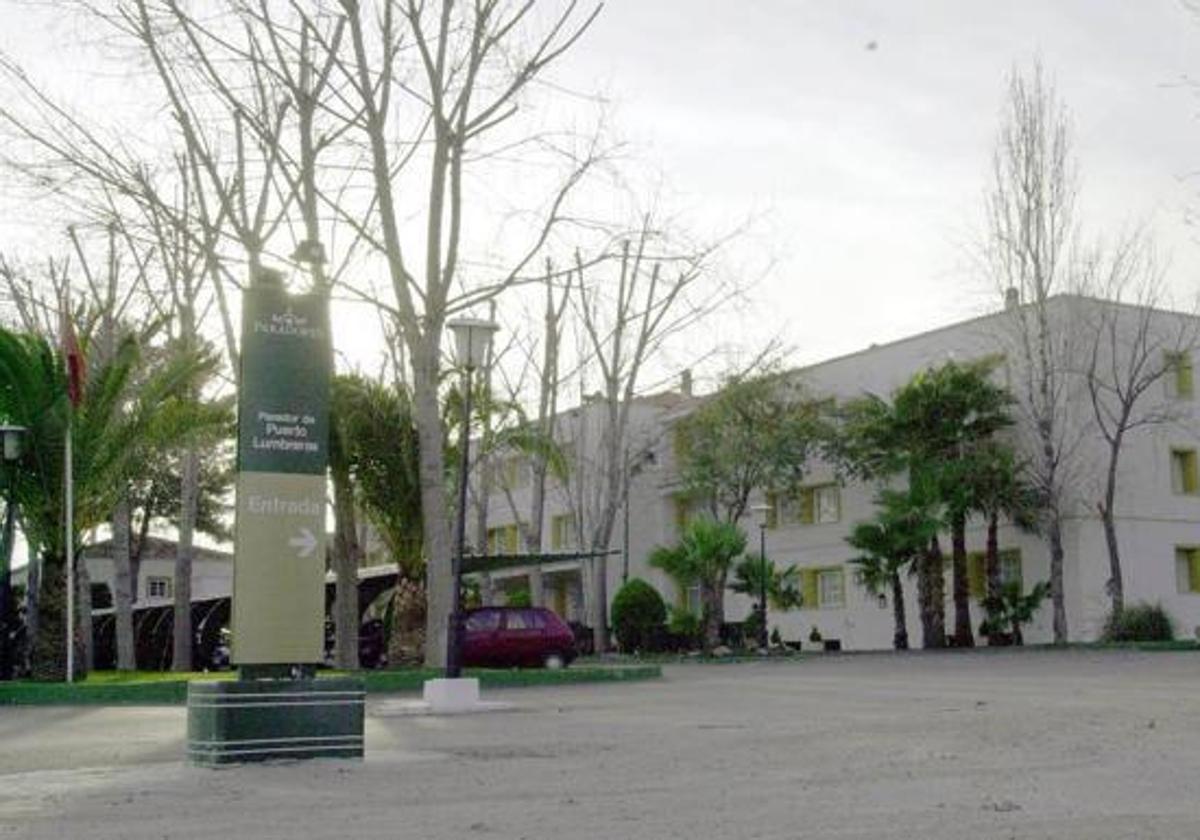 Fachada principal del Parador de Puerto Lumbreras, en una imagen de archivo.