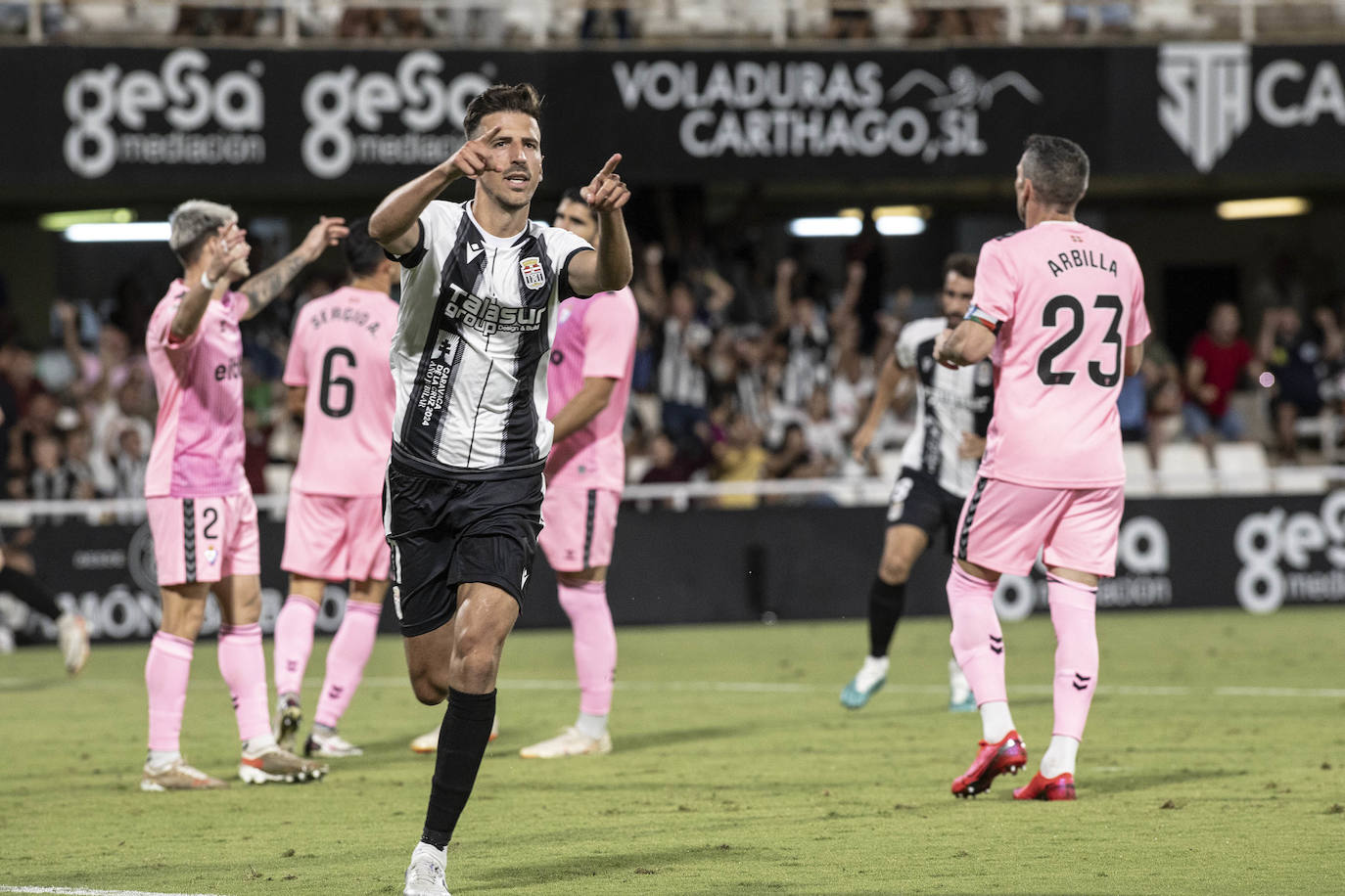 El partido del Cartagena frente al Eibar, en imágenes
