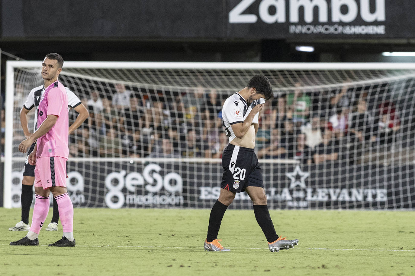 El partido del Cartagena frente al Eibar, en imágenes