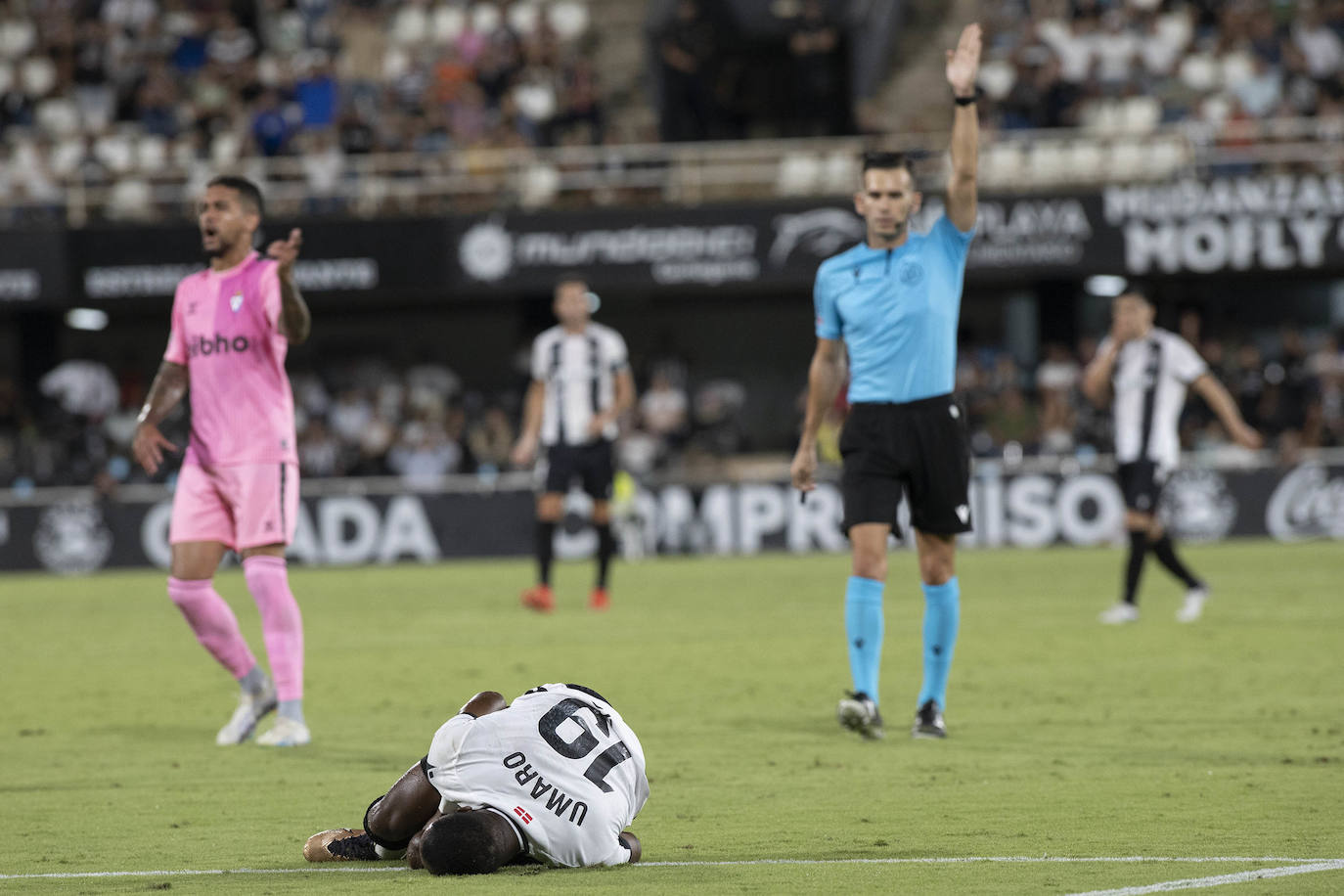 El partido del Cartagena frente al Eibar, en imágenes