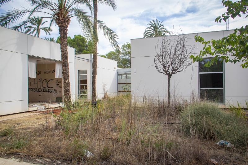 Así está el Centro Oriol del Palmeral de Orihuela tras cuatro años de abandono