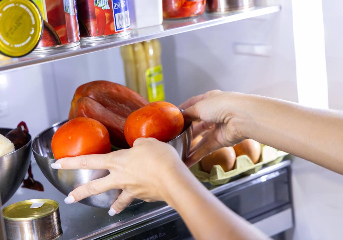 Los expertos alertan de este peligroso truco viral para conservar alimentos: puede ser mortal