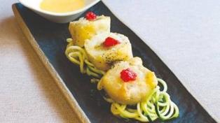 Zaranrollo: roll de patata con calabacín y cebolla.