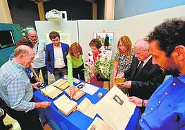 Descendientes de Ricardo Codorníu acudieron ayer a la presentación de la muestra en el Museo de la Ciencia y el Agua de Murcia.