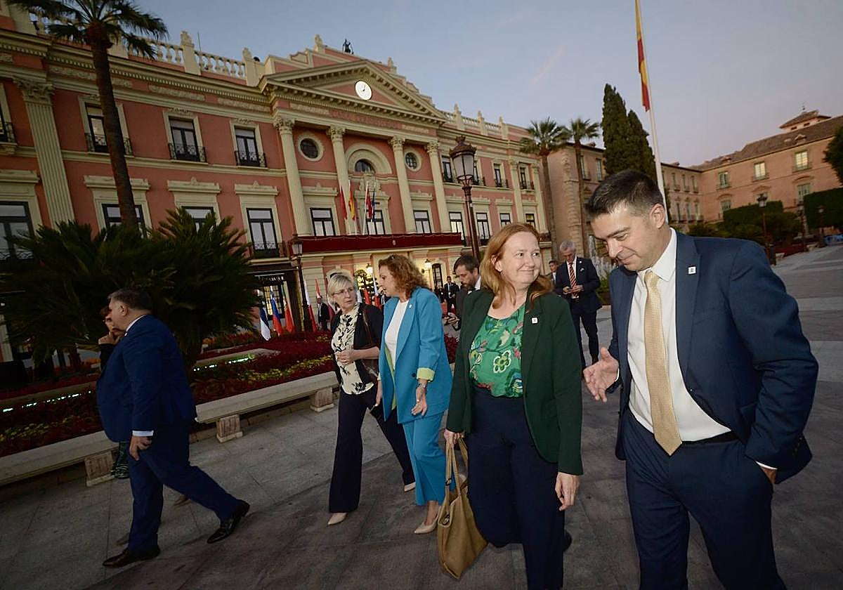 Las imágenes de la llegada de la comitiva de los países miembros de la UE a Murcia