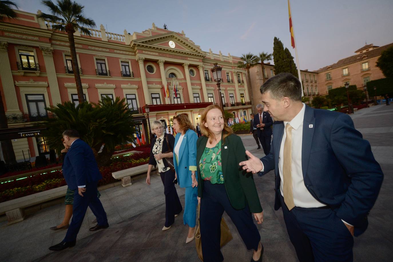 Las imágenes de la llegada de la comitiva de los países miembros de la UE a Murcia