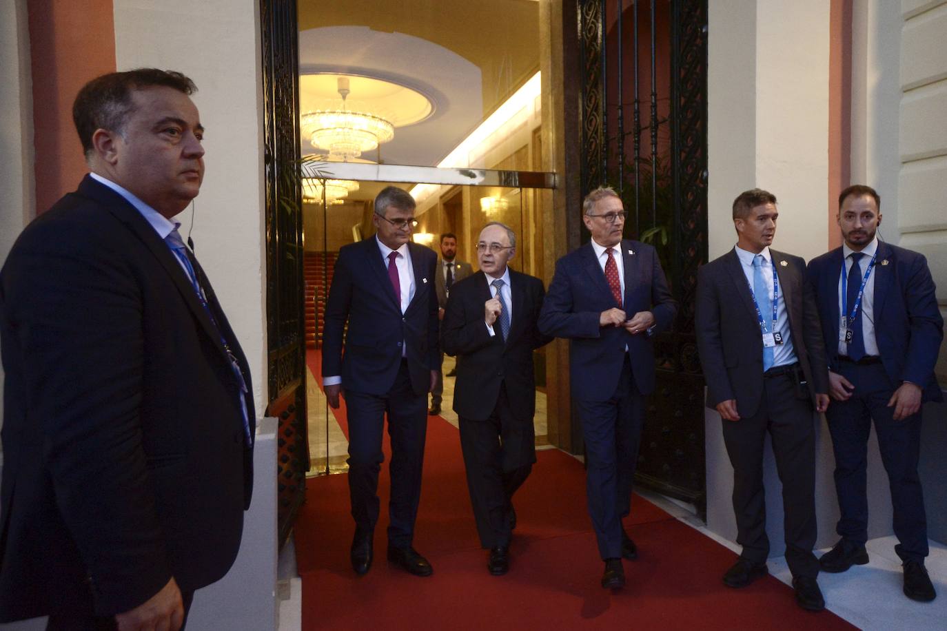 Las imágenes de la llegada de la comitiva de los países miembros de la UE a Murcia