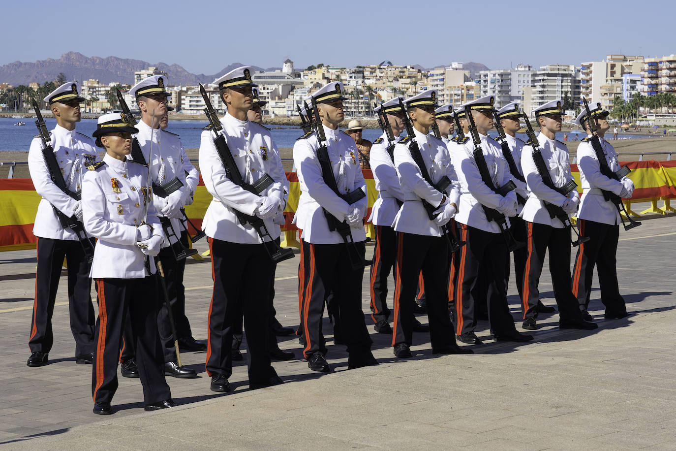 Las imágenes de la jura de bandera para civiles en Águilas