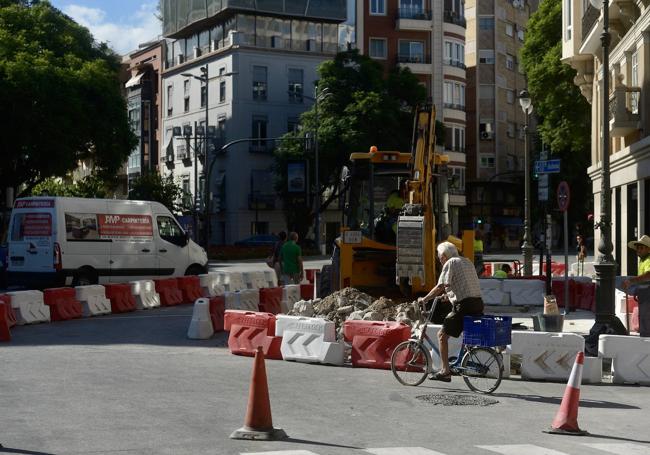 La Alameda de Colón, en el barrio del Carmen, cortada al tráfico.