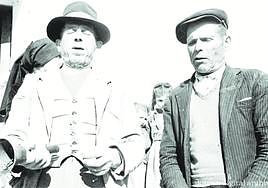 Monteagudo. El etnomusicólogo Alan Lomas inmortalizó en el año 1952 a la legendaria campana de auroros de Monteagudo, en la imagen, y los cantos de aguilandos de Sangonera la Verde.