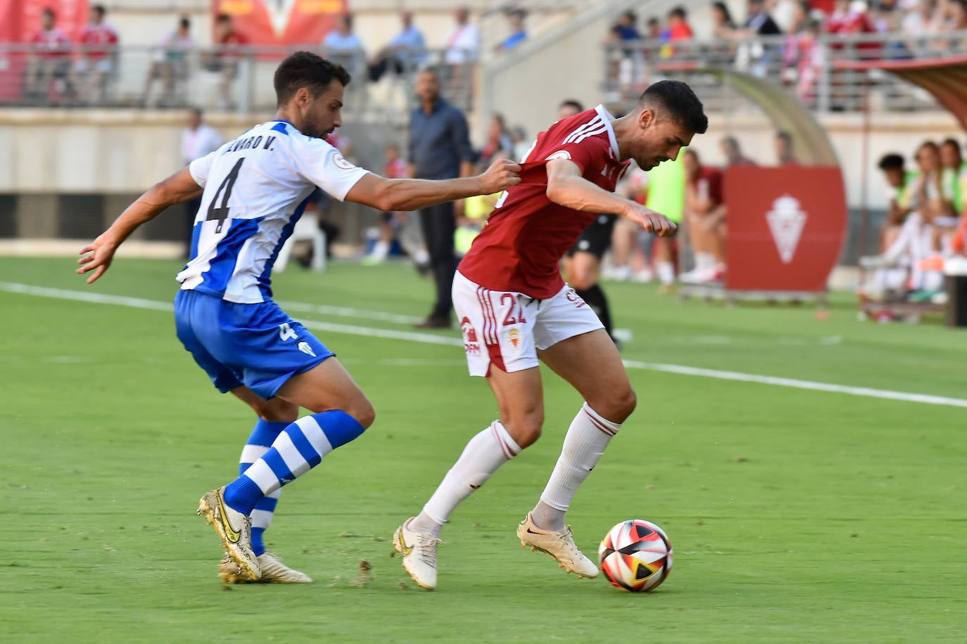 El empate del Real Murcia frente al Alcoyano, en imágenes