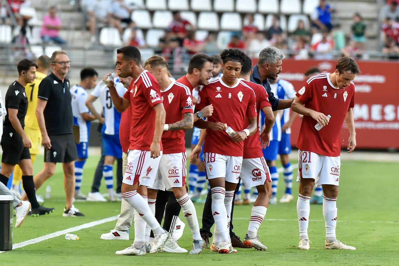 El empate del Real Murcia frente al Alcoyano, en imágenes