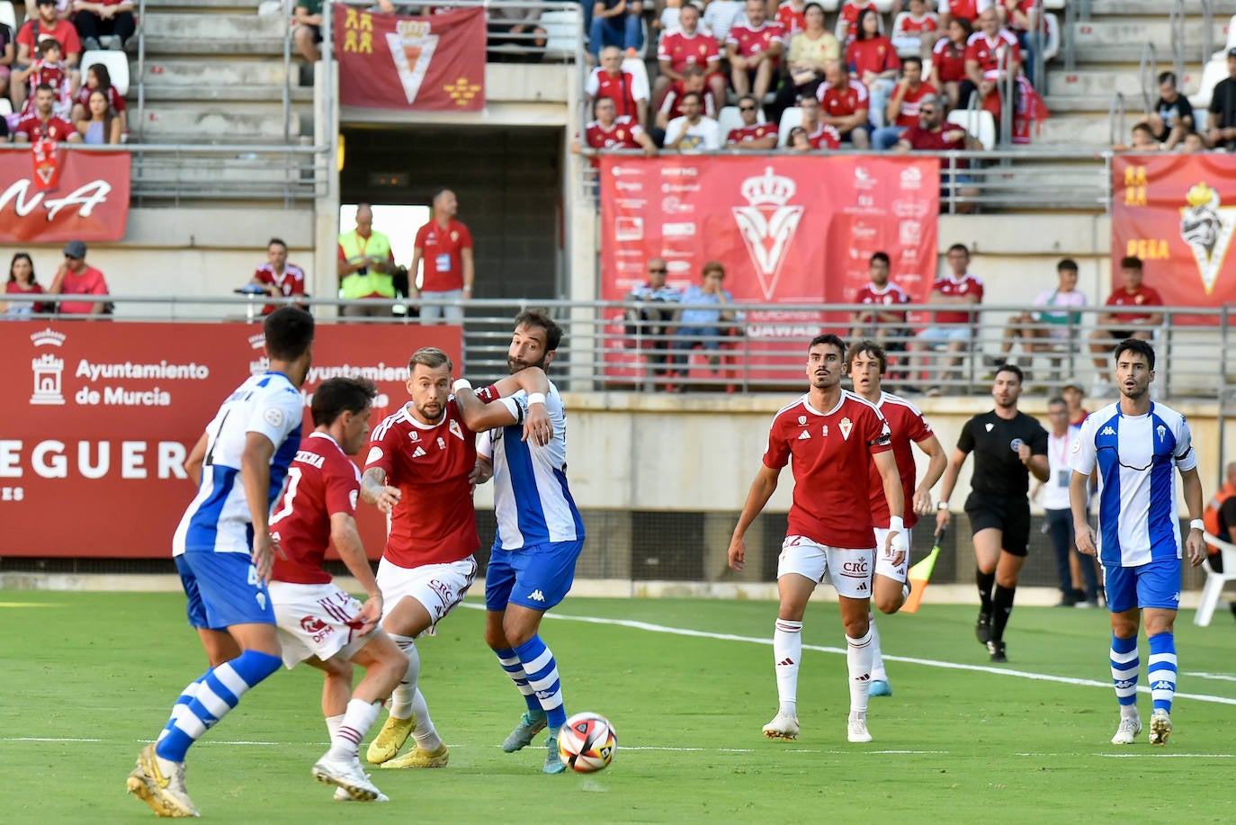 El empate del Real Murcia frente al Alcoyano, en imágenes