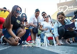 Las imágenes del homenaje a las víctimas de la tragedia de Las Atalayas