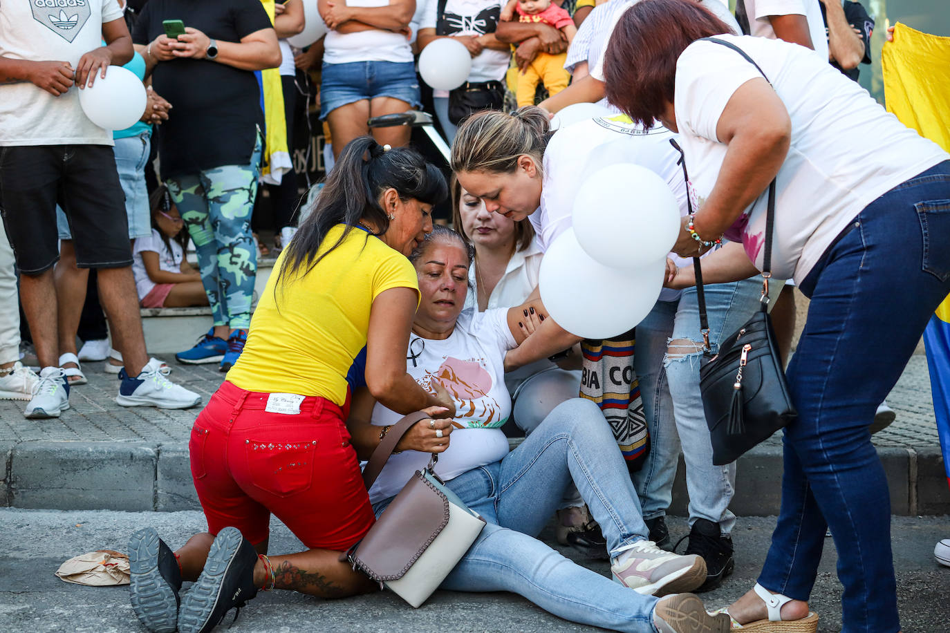 Las imágenes del homenaje a las víctimas de la tragedia de Las Atalayas