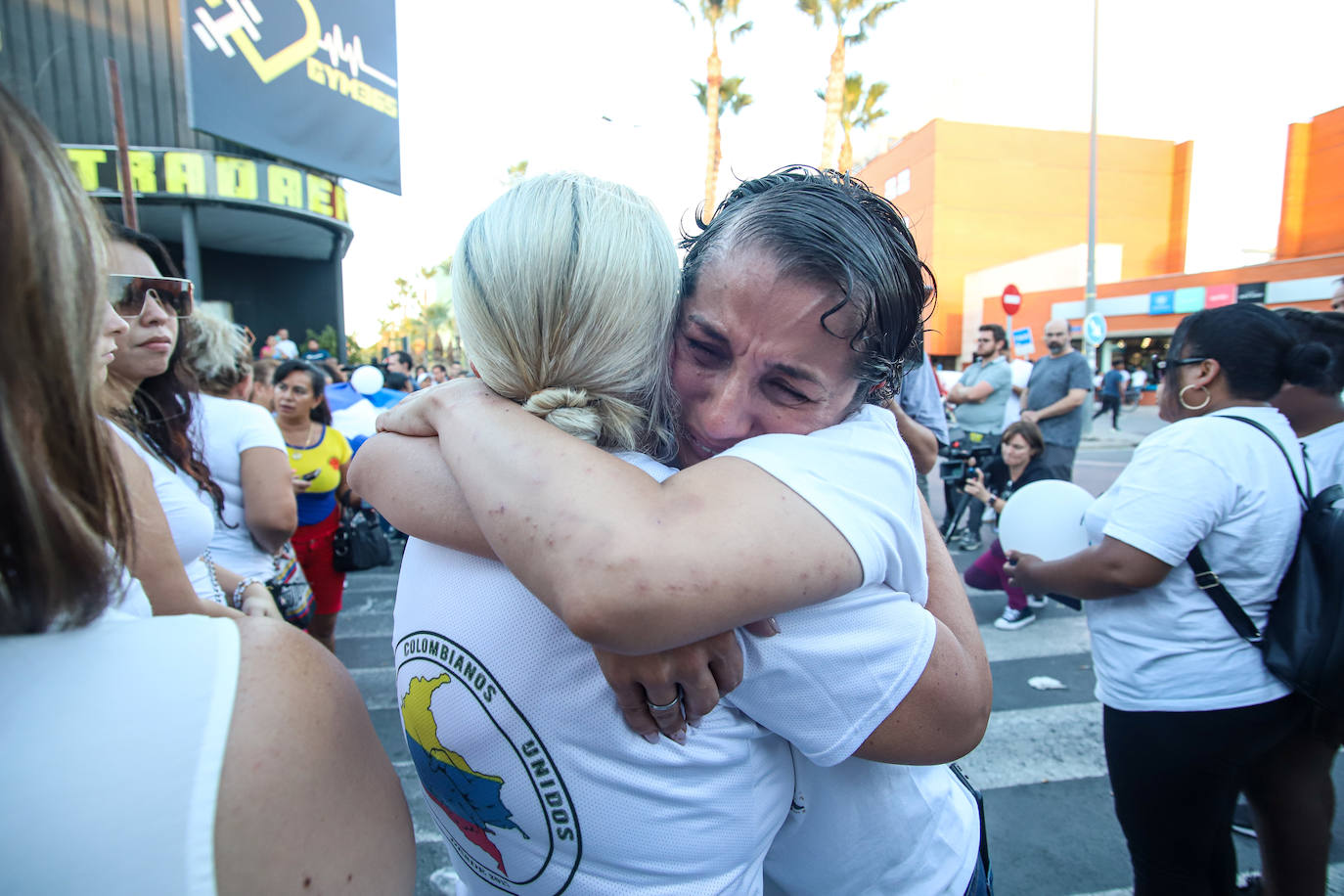 Las imágenes del homenaje a las víctimas de la tragedia de Las Atalayas