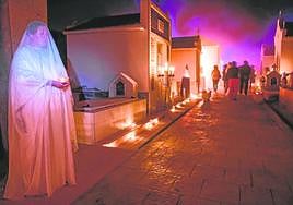 Una de las ánimas que participó en la recreación teatralizada en el cementerio de San Javier en 2019.