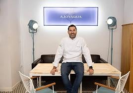 David López posa en el restaurante Ajo y Agua, que cerrará el próximo 15 de octubre para albergar el nuevo Local de Ensayo.