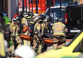 Los bomberos trabajando en el incendio de Las Atalayas de Murcia, en una imagen de archivo.