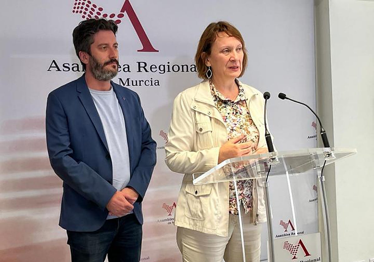 Víctor Egío y María Marín, este jueves, en la Asamblea.