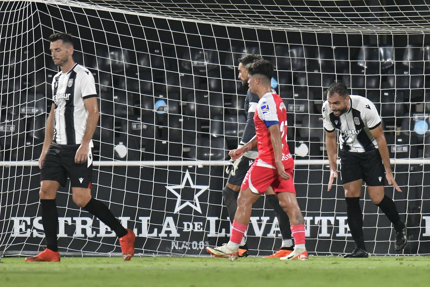 La derrota del Cartagena frente al Espanyol, en imágenes