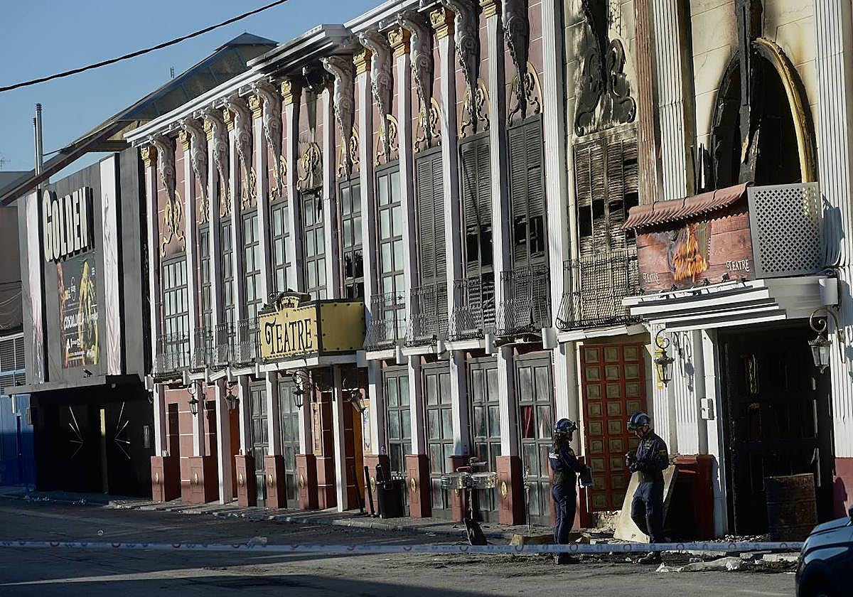 La Policía Científica inspecciona las discotecas incendiadas, el pasado martes.