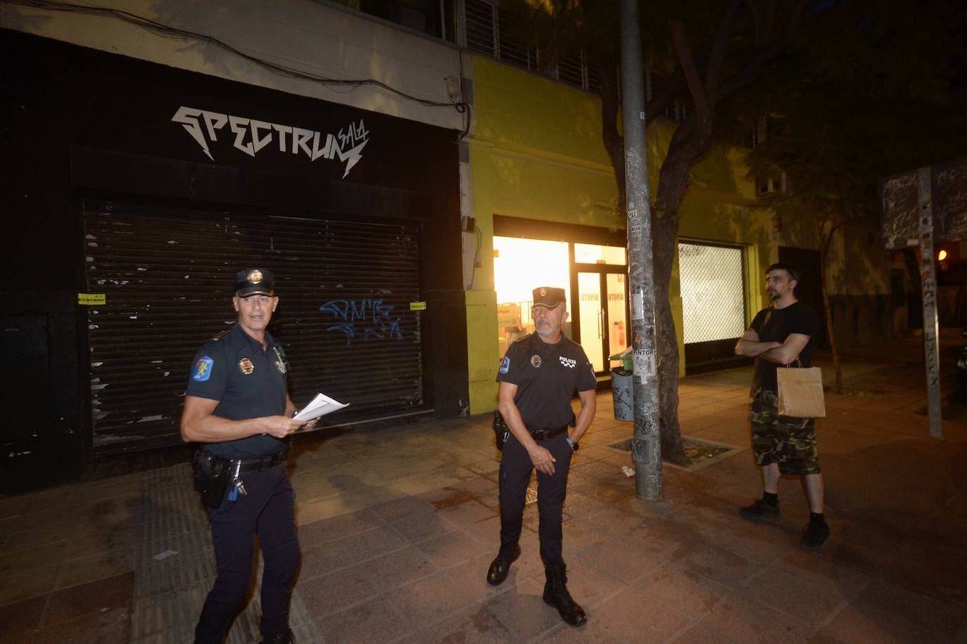 La Policía Local de Murcia precinta la sala Spectrum en Mariano Rojas