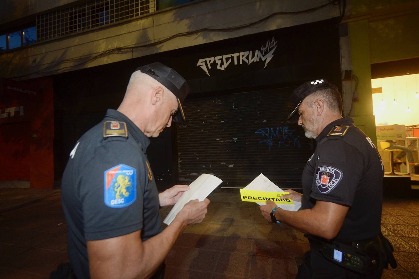 La Policía Local de Murcia precinta la sala Spectrum en Mariano Rojas