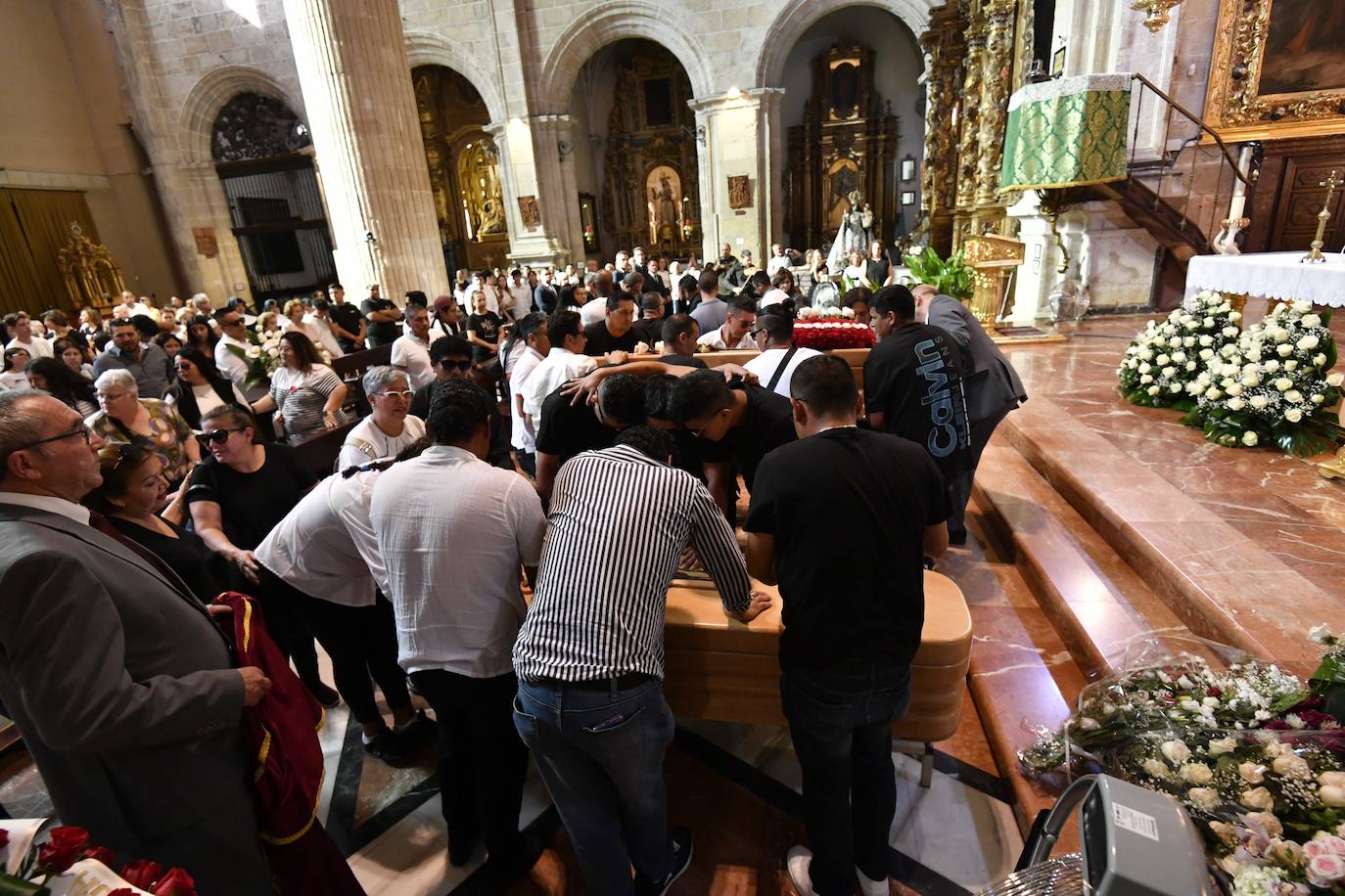 El funeral en Caravaca de cuatro de las víctimas de la tragedia en Las Atalayas, en imágenes