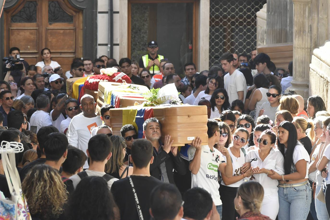 El funeral en Caravaca de cuatro de las víctimas de la tragedia en Las Atalayas, en imágenes
