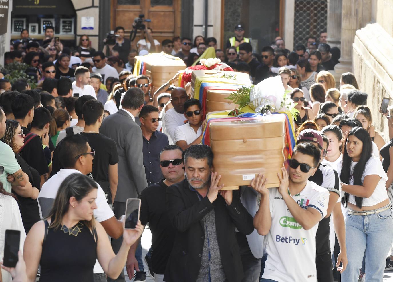 El funeral en Caravaca de cuatro de las víctimas de la tragedia en Las Atalayas, en imágenes
