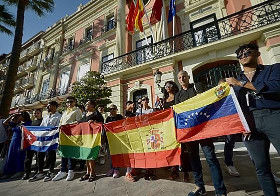 Las muestras de solidaridad y condolencia no cesan tras la tragedia de Las Atalayas