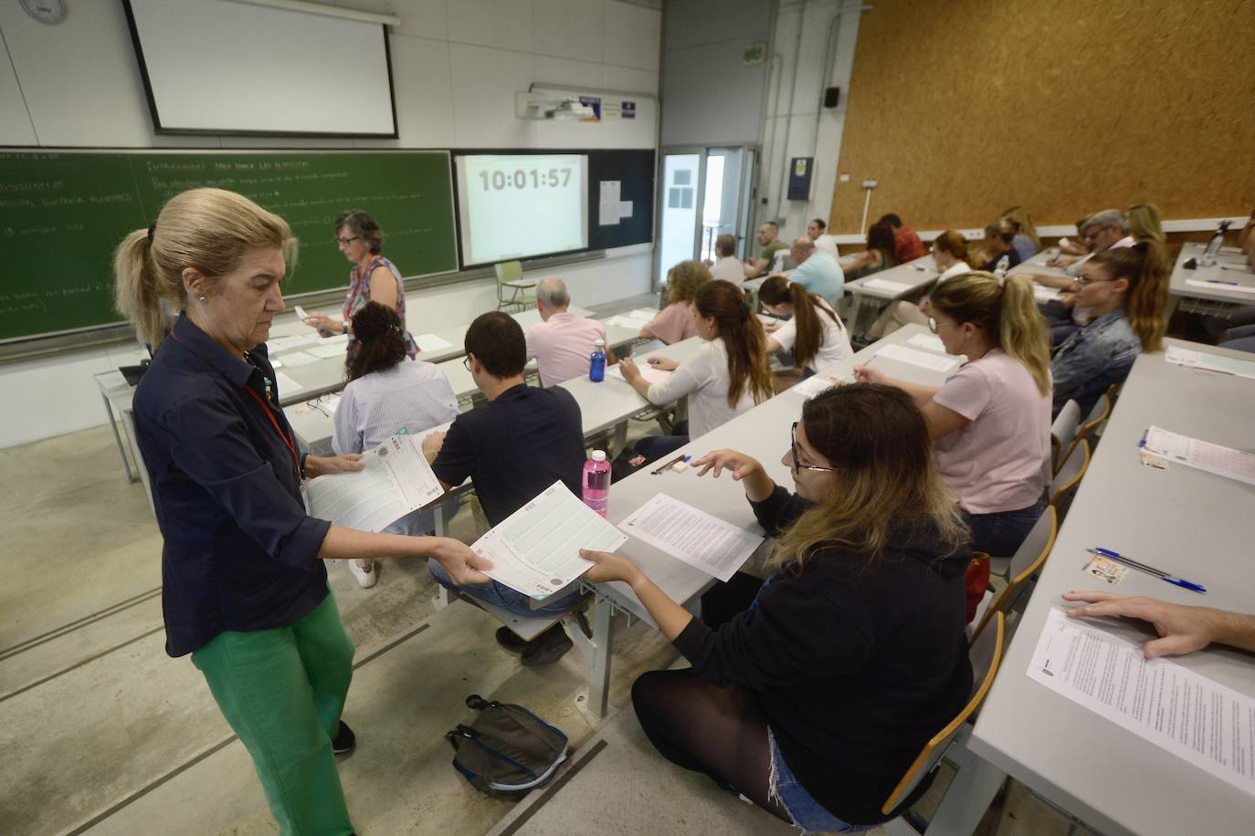 En imágenes: El Campus de Espinardo acoge el examen de Técnico Auxiliar no Sanitario