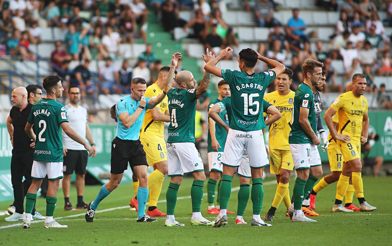 El empate del Cartagena frete al Racing Ferrol, en imágenes