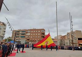 El izado de la bandera tendrá lugar el 15 de octubre en la plaza Adolfo Suárez.