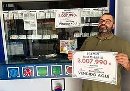 José Fernández, administrador de lotería que ha vendido el décimo de la Bonoloto premiado con más de tres millones de euros.