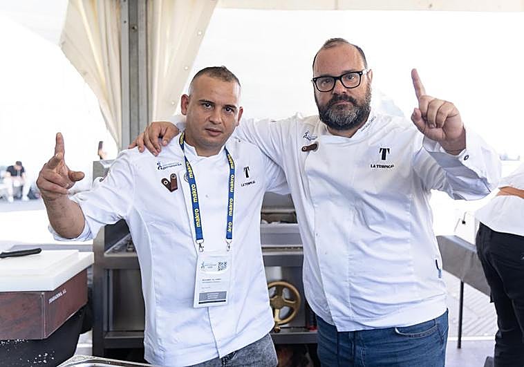 Mohamed El-Handy y su ayudante, Mariano García.