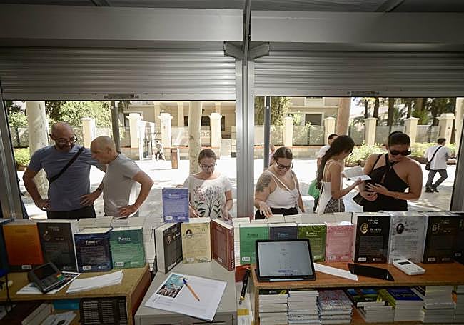 Caseta de la Feria del libro.