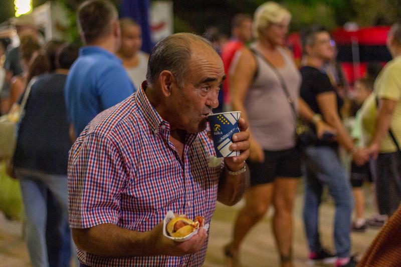 El &#039;Food Street Market&#039; de Torrevieja abre sus puertas en el parque de las Naciones