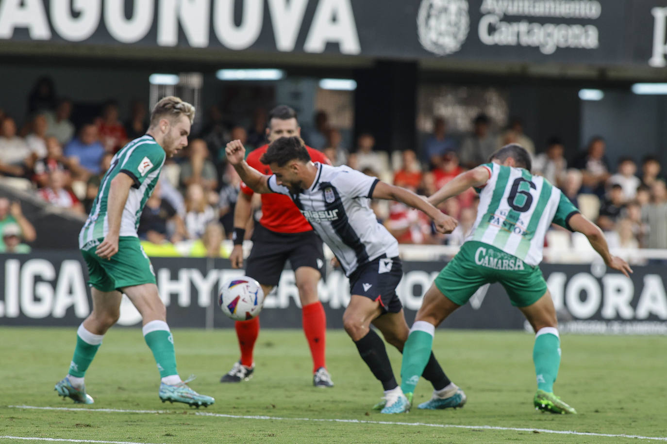 La derrota del Cartagena frente al Racing, en imágenes